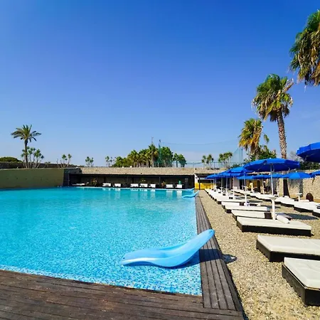מלון Amareclub Baia Dei Turchi - Adults Only 4*